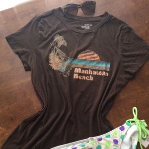 Old Navy Distressed Manhattan Beach T Shirt